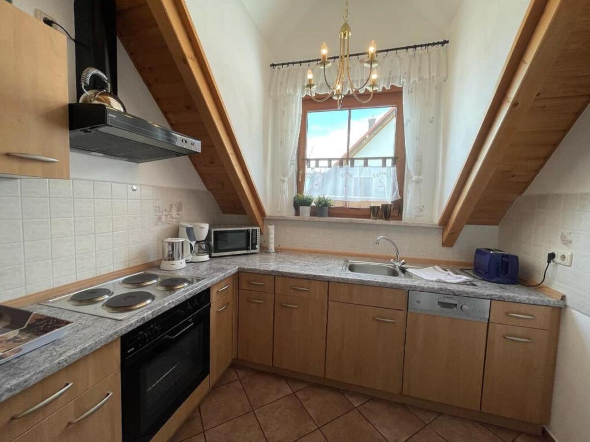 Ferienwohnungen Am Kirchberg Neualbenreuth Exteriör bild